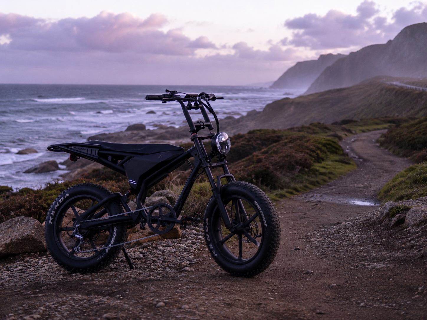 Spacevelo S1 at the coast at dusk